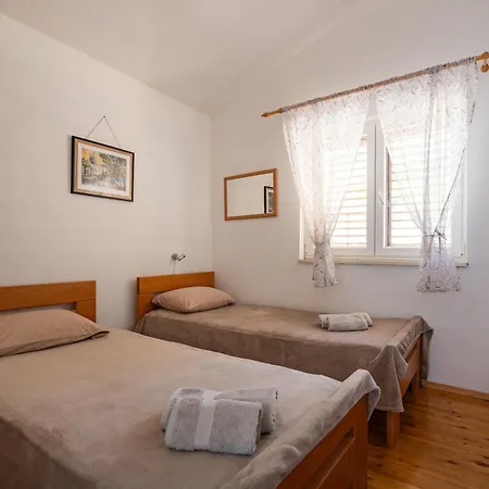 Maslina Apartament *